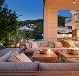 5 bedroom villa with infinity pool and sea views Hvar Town, sleeps 10